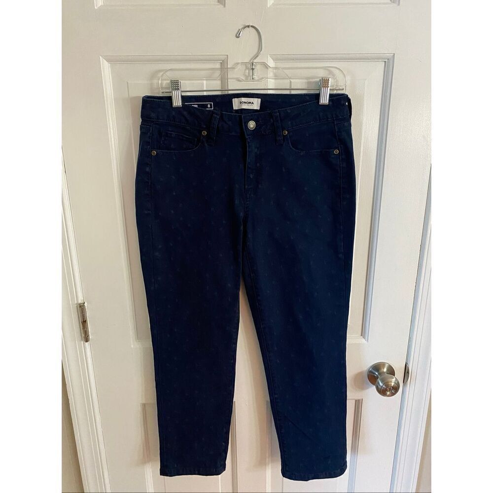 Sonoma dark wash capris with subtle print size 8